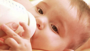 Overeating-infant-formula-linked-to-higher-risk-of-obesity-suggests-study_strict_xxl
