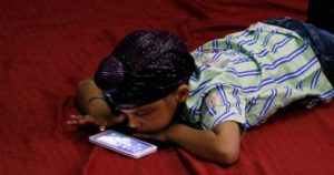 indian-kid-smartphone-user_1485107576